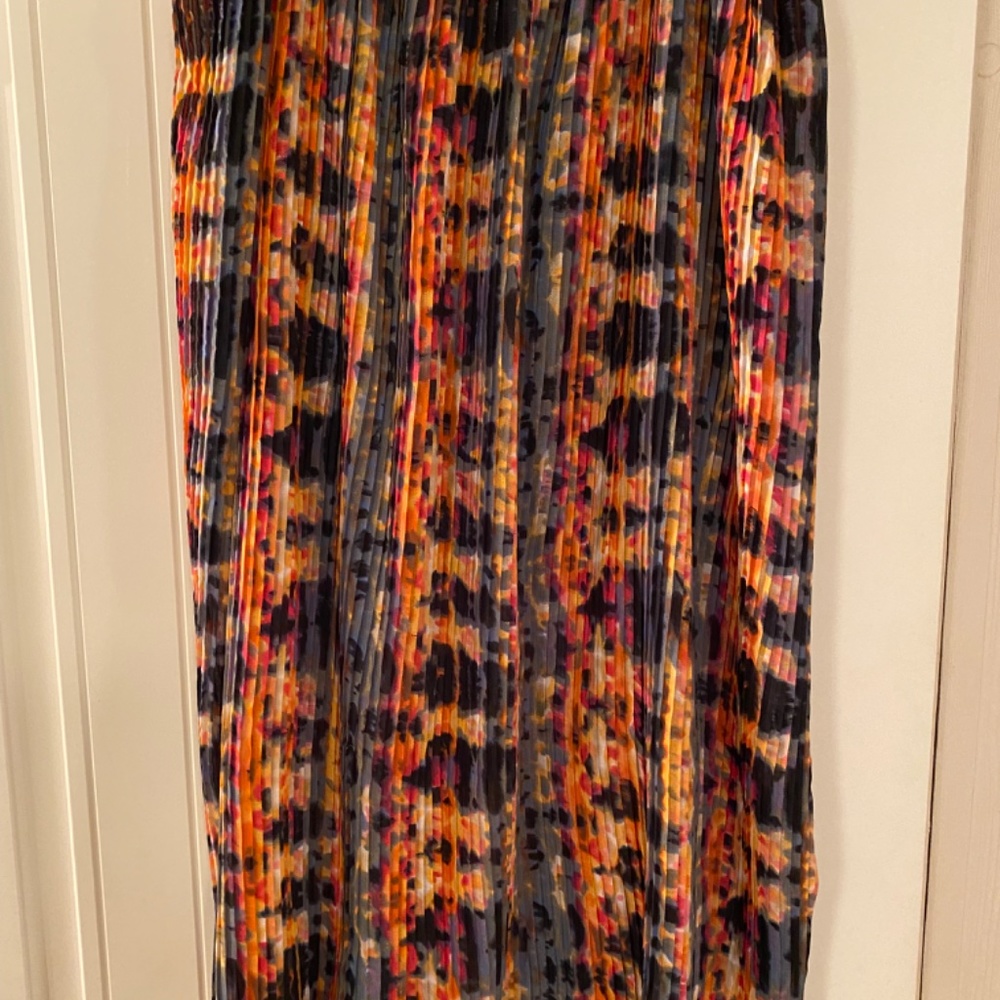 Multi coloured chiffon mini pleated skirt - Picture 2 of 4